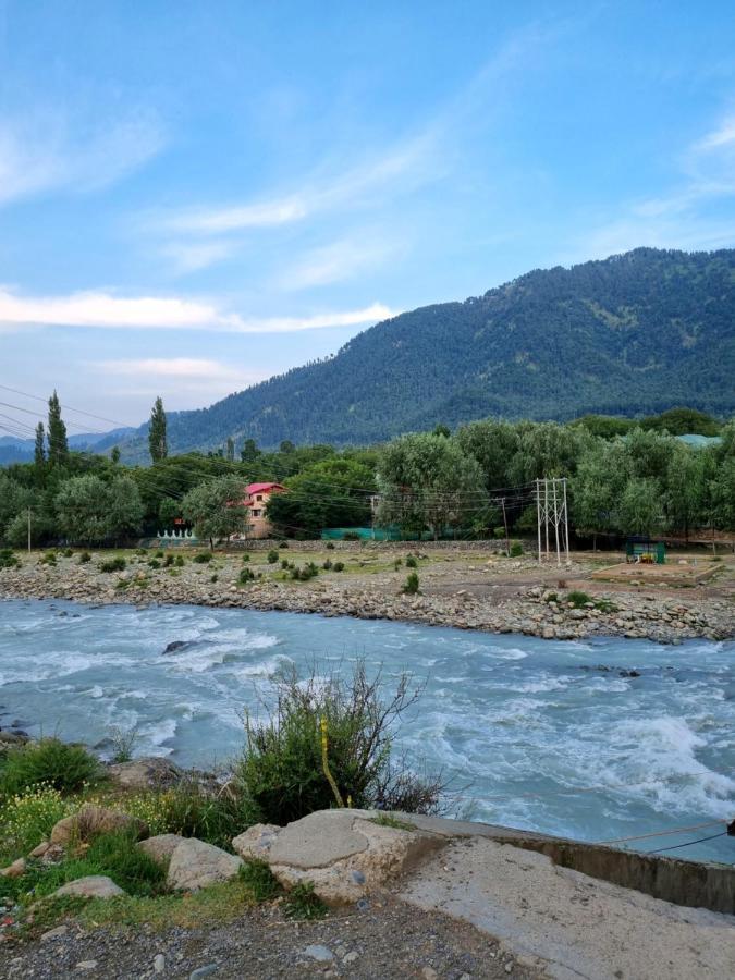 White Water Resorts Pahalgām Eksteriør billede